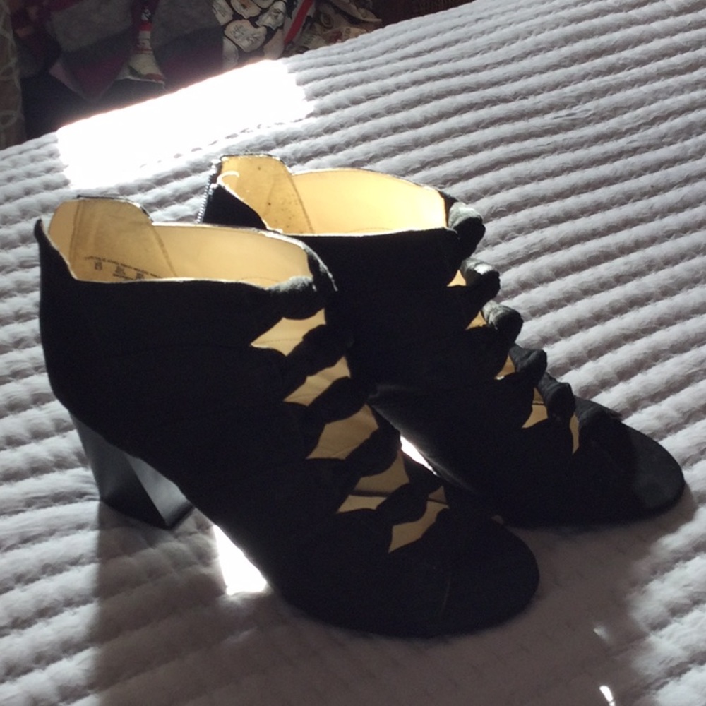 Métaphore high black shoes